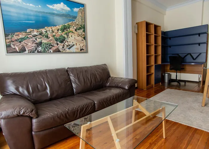 Central University Flat - Πανεπιστήμιο - Έκθεση